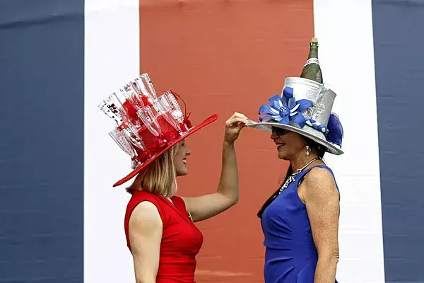 Un brindis de sombreros en Ascot