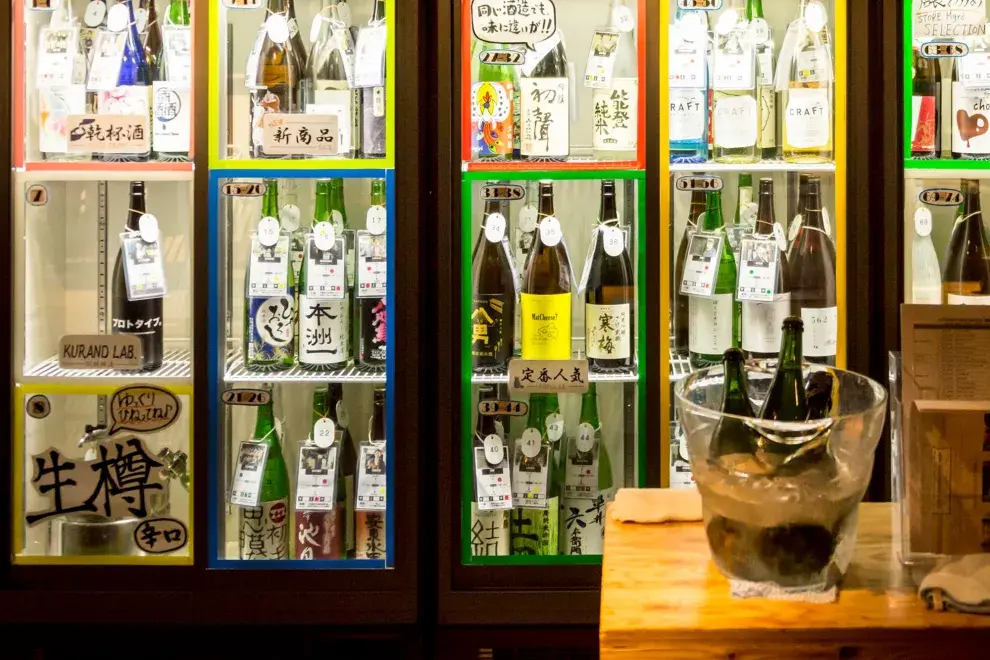 La heladera con las variedades frías de shochu