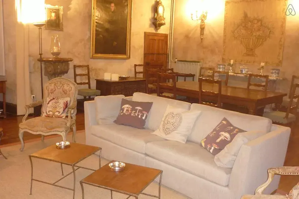 Opción 2: también en Francia, este castillo medieval conserva todo el estilo y el glamour de su origen