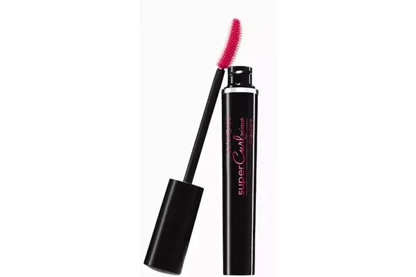 Super Curlasious Mascara para pestañas efecto curvo, a prueba de agua (Avon, $94,99)