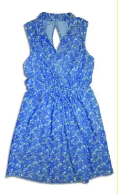 pequeño estampado sobre fondo al tono y cintura elastizada (Levi´s, $789)