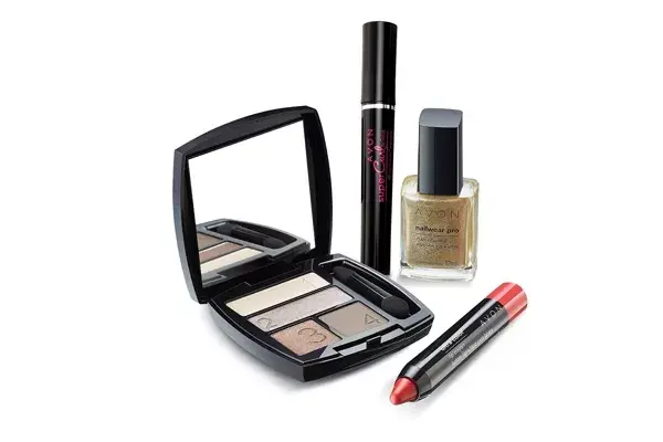 Ultra Color Cuarteto de sombras para párpados, tono Chocolate Sensation (Avon, $135,99)