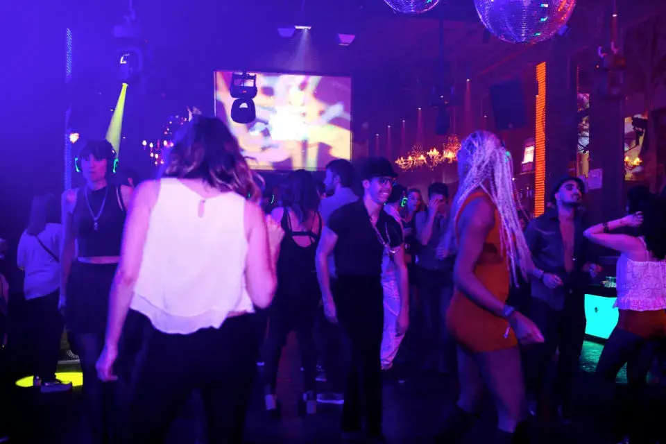 La fiesta Wide Night es una experiencia en las que se unen el arte y el erotismo