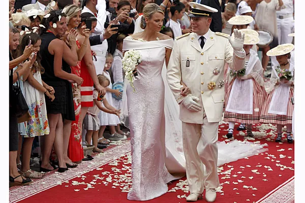 Charlene Wittstock lució impecable con su vestido de novia diseñado por Giorgio Armani