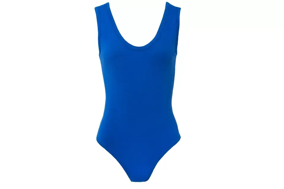 En azul klein, con tiras gruesas (Peuque, $420)