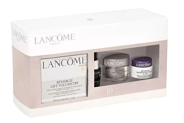 A las que les gusta cuidarse y estar siempre lindas, ideal este set Lancôme Renergie Lift Volumetry, a $630