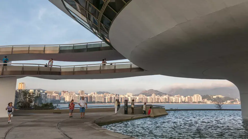 El Museo de Arte Contemporáneo, diseñado por Niemeyer, casi de otro planeta