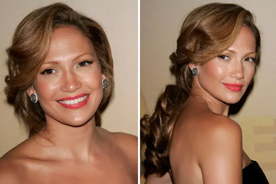 Jennifer es la reina de los peinados. En esta ocasión eligió un recogido con ondas en todo su cabello