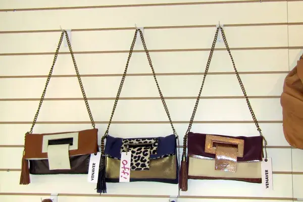 No te podés perder las carteras y los zapatos de esta tienda. ¡Son realmente divinos!