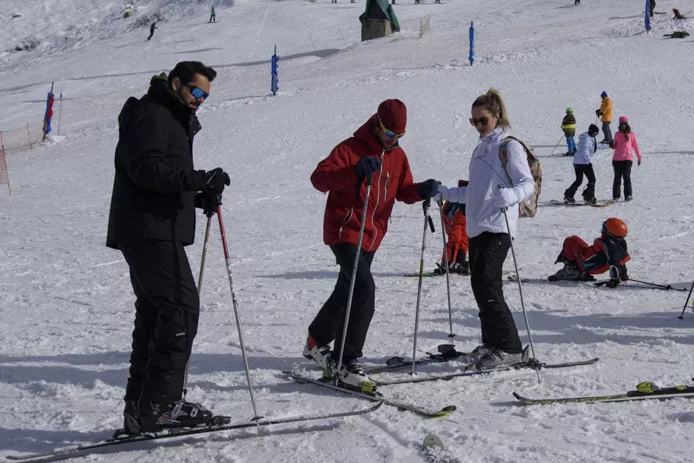 Vacaciones de invierno: recomendaciones para evitar lesiones si vas a a la nieve