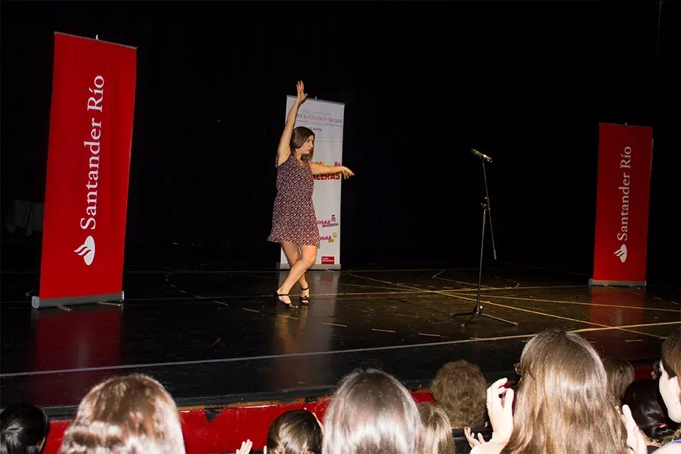 Dalia entró en escena y estallo la sala