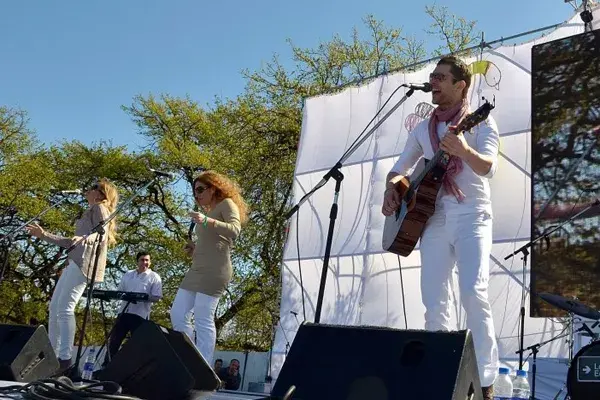 Esta banda invita a un show saludable, que busca propagar los beneficios de los mantras