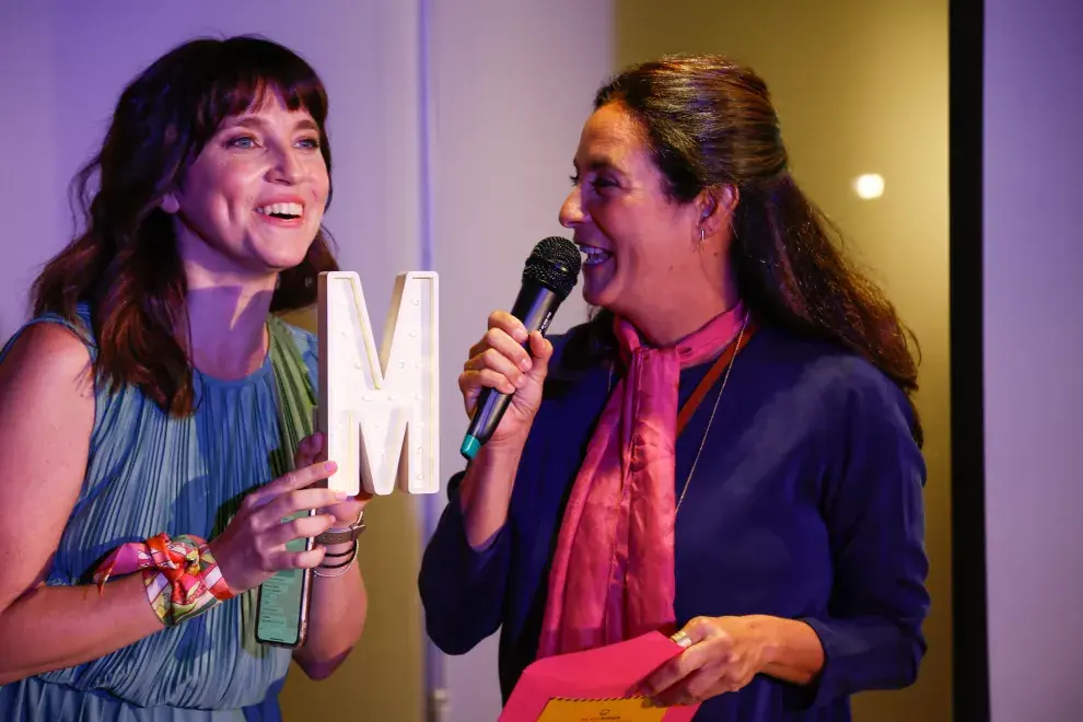 Sole Simond y Juliana López May, presentando la categoría Gourmet.