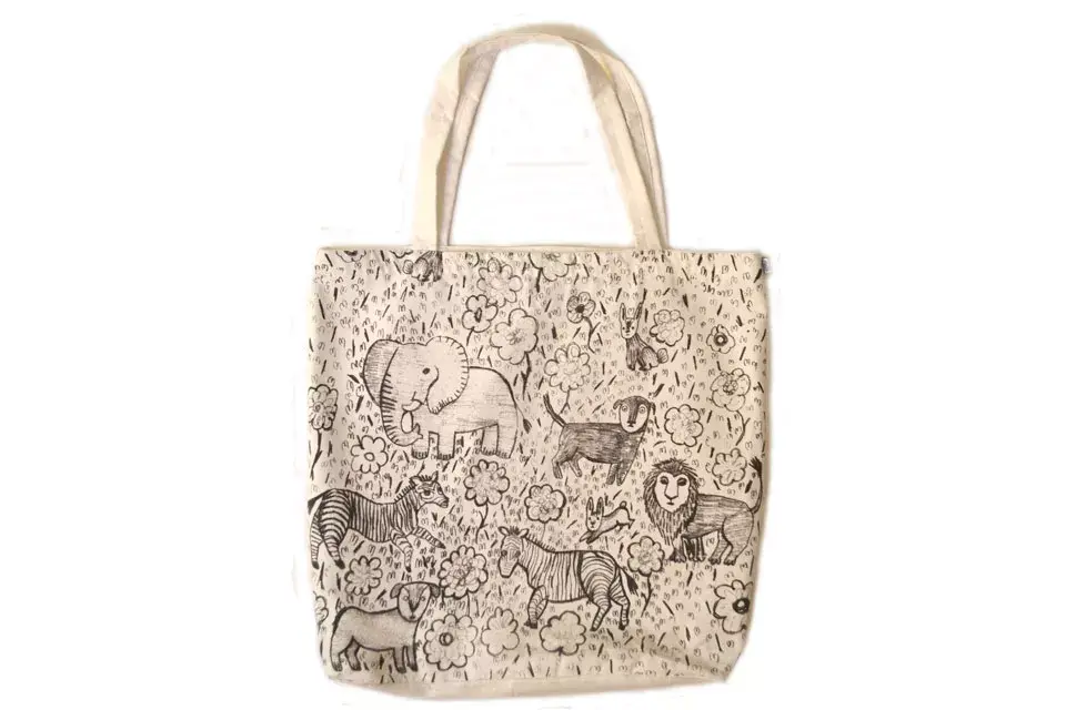 Bolso gráfico animales ($103, Te lo Juro)