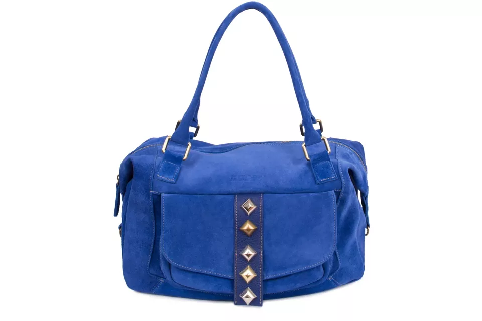 Bolso azul con tachas (Calletanas, $1555)