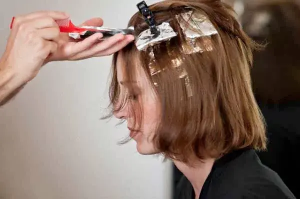 Consultá con tu peluquero qué colores pueden quedarte bien