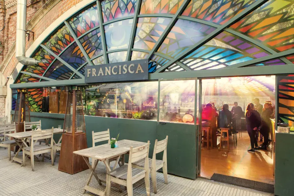 En los Arcos del Rosedal de Palermo, abrió hace poco Francisca del Fuego