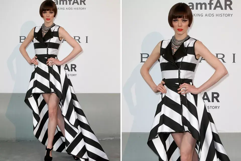 Coco Rocha con un vestido blanco y negro a rayas, de la firma francesa IRFE