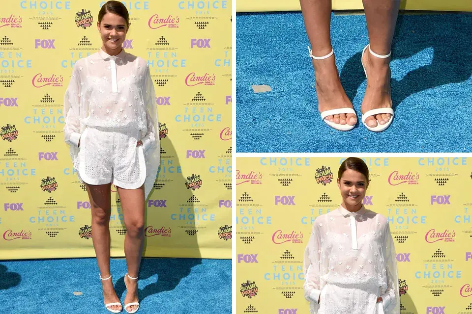 Maia Mitchell con un dos piezas bordado, en color blanco de estilo romántico. ¿De quién era? ¡De Giamba by Giambattista Valli!