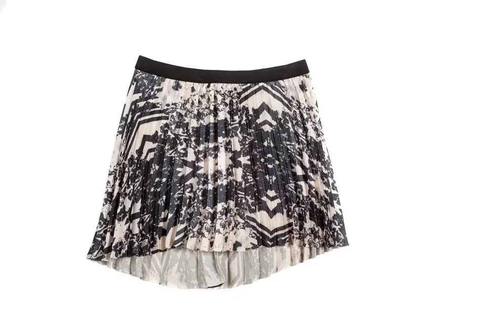 Mini plisada (Tucci, $770)