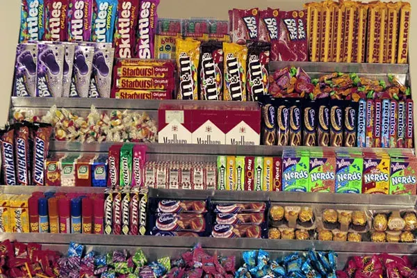 El kiosco Premium con Skittles y Toblerone, entre otras tentaciones