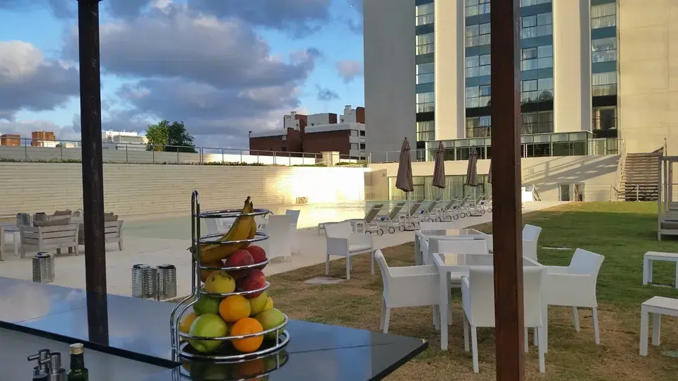 El atardecer en Punta del Este cerca de la barra del The Grand Hotel