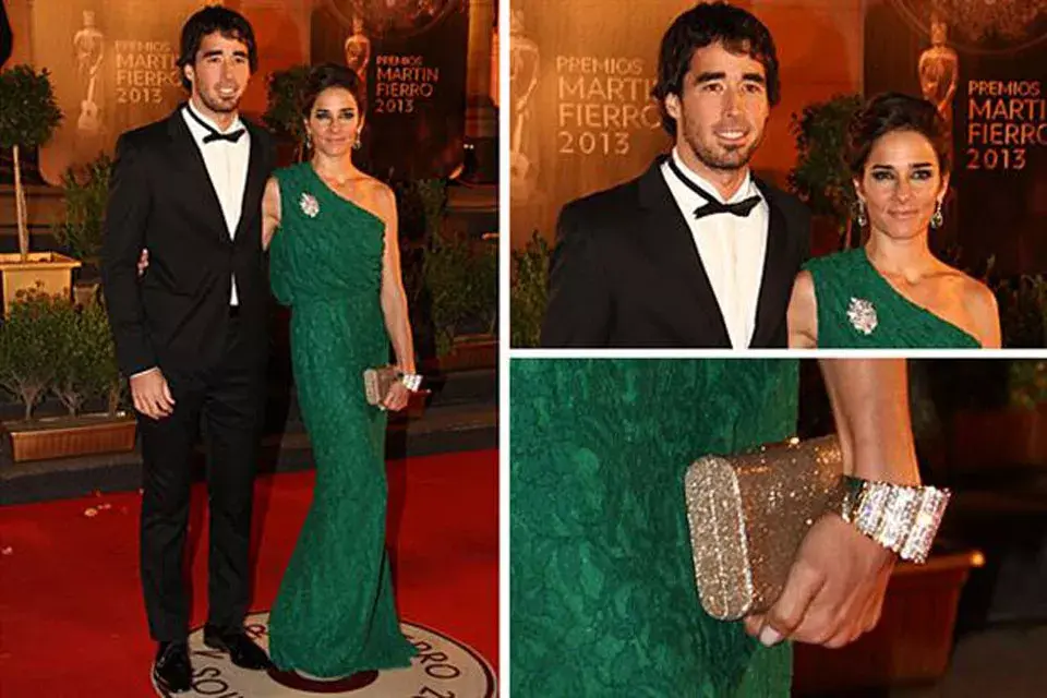 ¡Exquisita la elección de Juana Viale! Siempre se destaca por ser una de las mejores vestidas. En esta oportunidad deslumbró con unvestido de Carolina Herrera en color verde esmeralda, y con un broche de la colección personal de su abuela, Mirtha Legrand