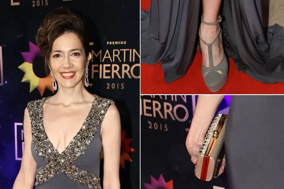 Cristina Pérez apostó todo al gris y a los brillos. Mega aros, que competían un poco con el escote del vestido, zapatos grises, clutch brillante y un peinado difícil de llevar