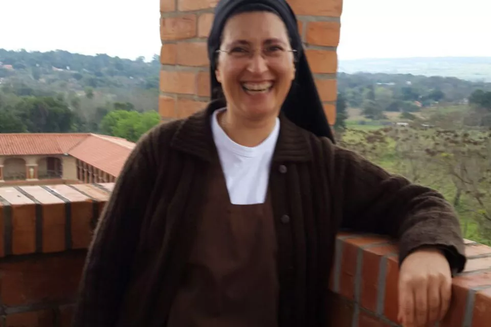 Mónica Astorga Cremona, una monja carmelita descalza que acompaña a los presos y ayuda a las mujeres trans