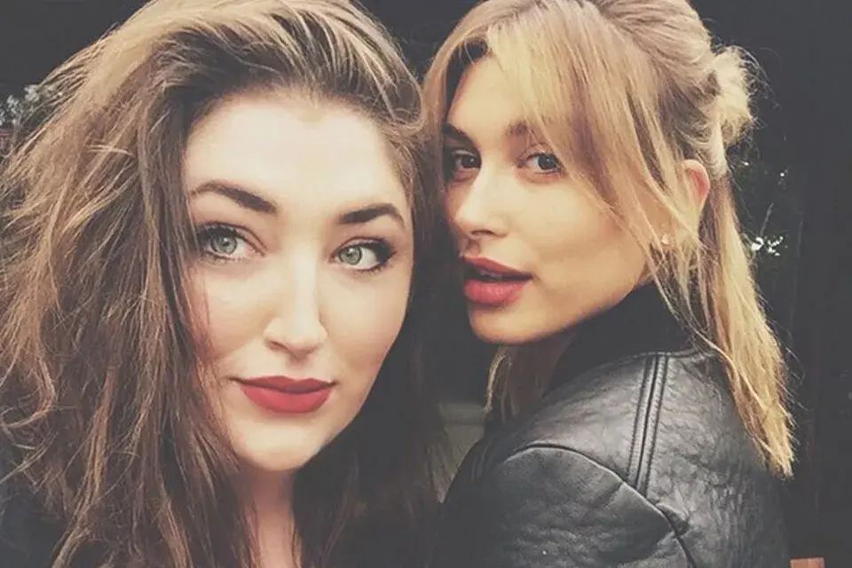 Es la más grande de las primas Baldwin y es la que rompe el patrón de sus primas