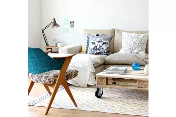 El paso a paso de la mesa ratona del living, hecha con un pallet que encontró por la calle