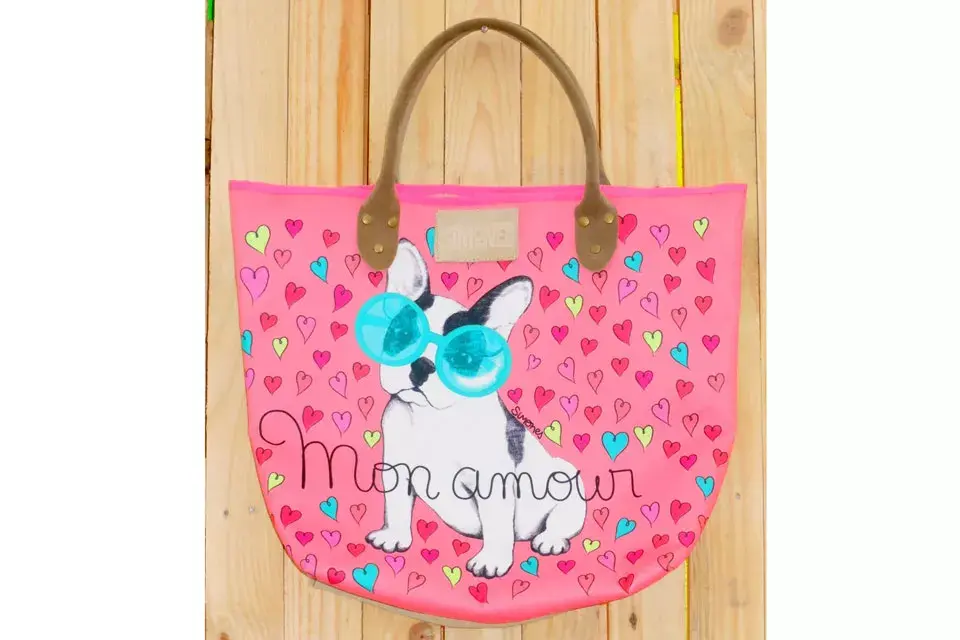 Bolsón de cuero estampado, súper trendy