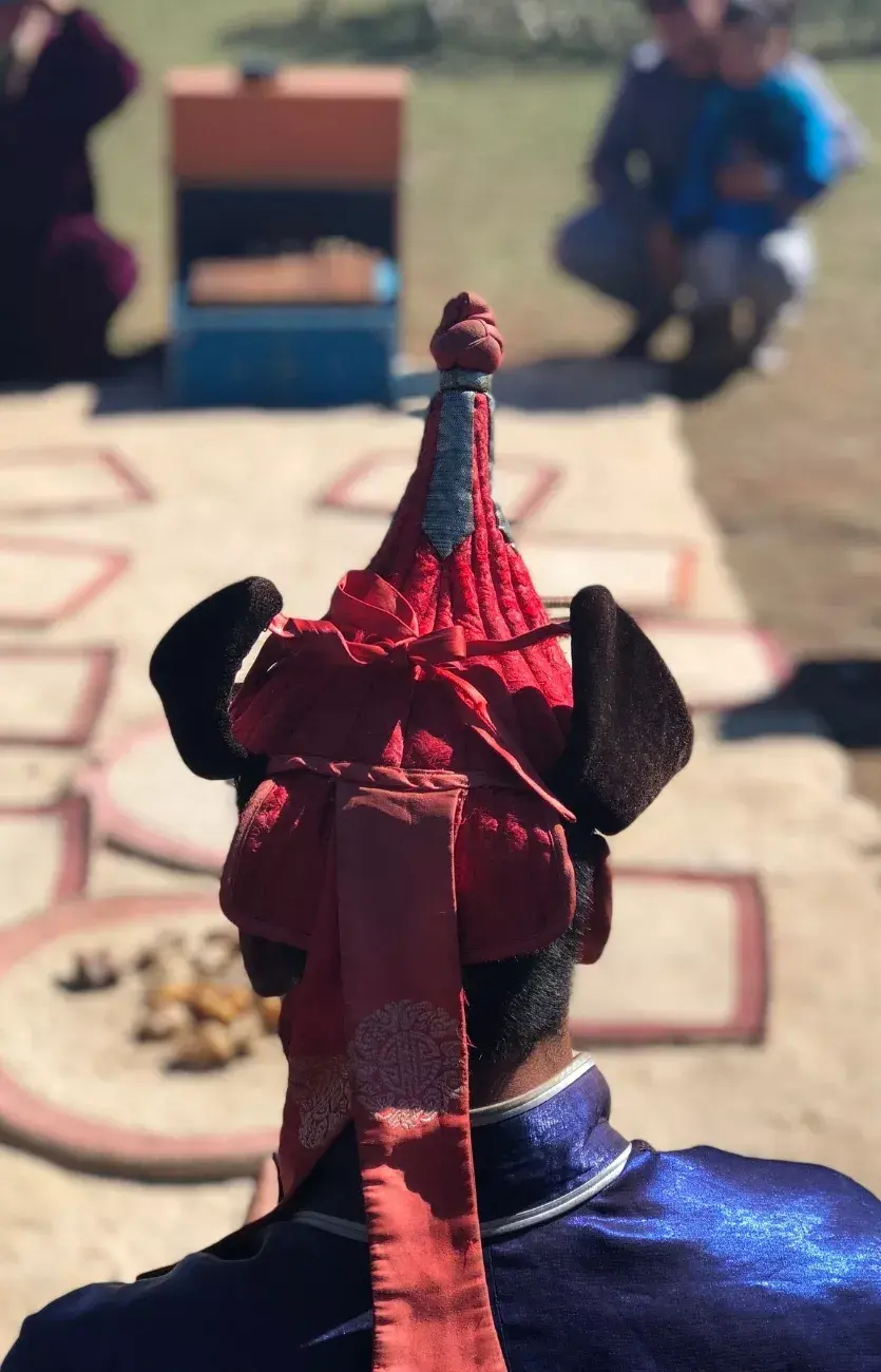 Juegos con shagai, las piezas de hueso de oveja.
