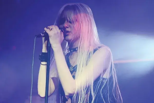 Recordada como la nena linda de El Grinch, ahora es una chica rebelde