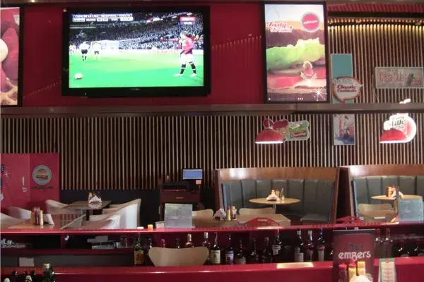 El local de The Embers en Nordelta, una alternativa más juvenil y moderna