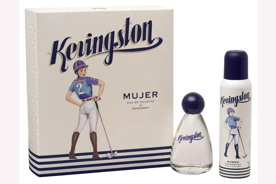 Kevingston Mujer es una línea de dos fragancias frutales, cada una identificada con una mujer deportista: La polista (azul) y la rugbier (rojo). $ 105.00, 100 ML