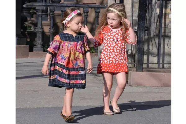 Marion y Tabitha Broderick son las hijas de Sarah Jessica Parker y Matthew Broderick, las gemelas más elogiadas de Hollywood. La actriz las lookea hasta para ir al supermercado