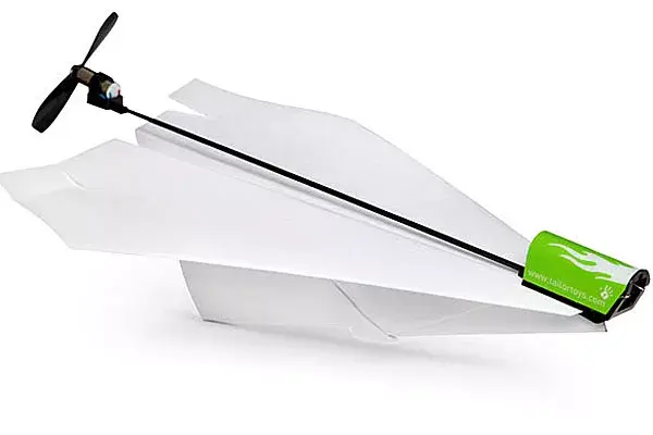 Para cumplir el sueño de muchos chicos que quieren que su avión de papel vuele, nada mejor que este motor