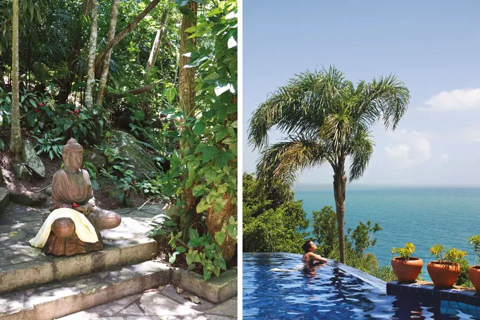 En Montanha Encantada hay senderos que llevan a cascadas y piscinas naturales. Junto a uno de ellos, este Buda hace de perchero para las toallas y recibe algunas flores que la gente recolecta en los senderos. Der.: vista de la Lagoa do Garopaba y el mar desde Montanha Encantada.