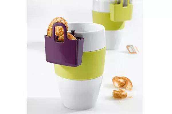 Muy canchera esta taza con soporte para galletitas