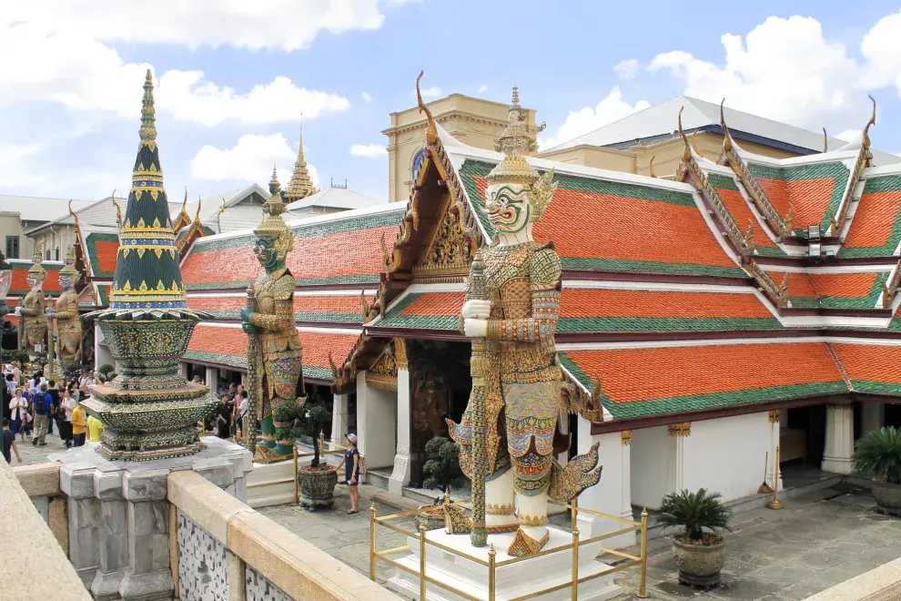 Majestuosos templos budistas del Grand Palace, en el corazón de Bangkok.