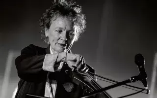 Laurie Anderson, cantante, música, dibujante, poeta y performer estadounidense estará en FILBA.