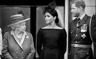 Isabel II, Meghan Markle y el príncipe Harry en el centenario de la RAF
