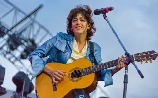 Zoe Gotusso ayer en River, abriendo el concierto de Coldplay.