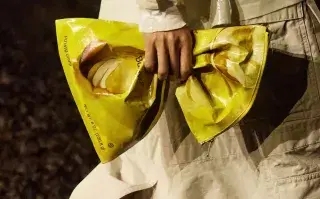 El bolso de papas fritas de Balenciaga.