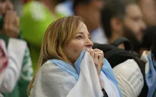 Hinchada argentina en el debut de la selección