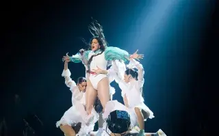 El show de la Rosalía durante la ceremonia de los Premios Latin Grammys 2019.