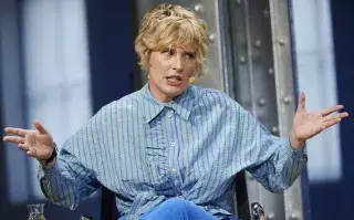 Tania Llasera, actriz y conductora española, problematiza la maternidad.