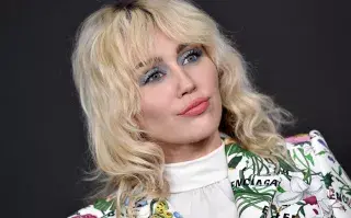 Flowers, el nuevo tema de Miley Cyrus.