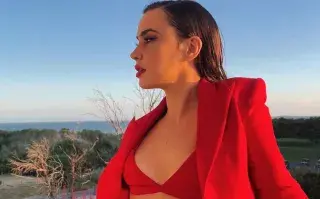 Celeste Cid encendió las redes con su look sastrero.